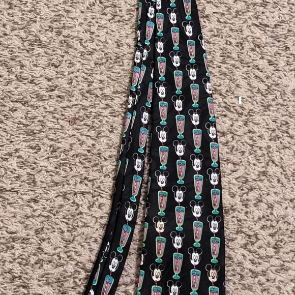 Mickey mouse tie - Picture 2 of 3